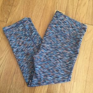 Gap Fit Gfast Blackout Tech Capri leggings